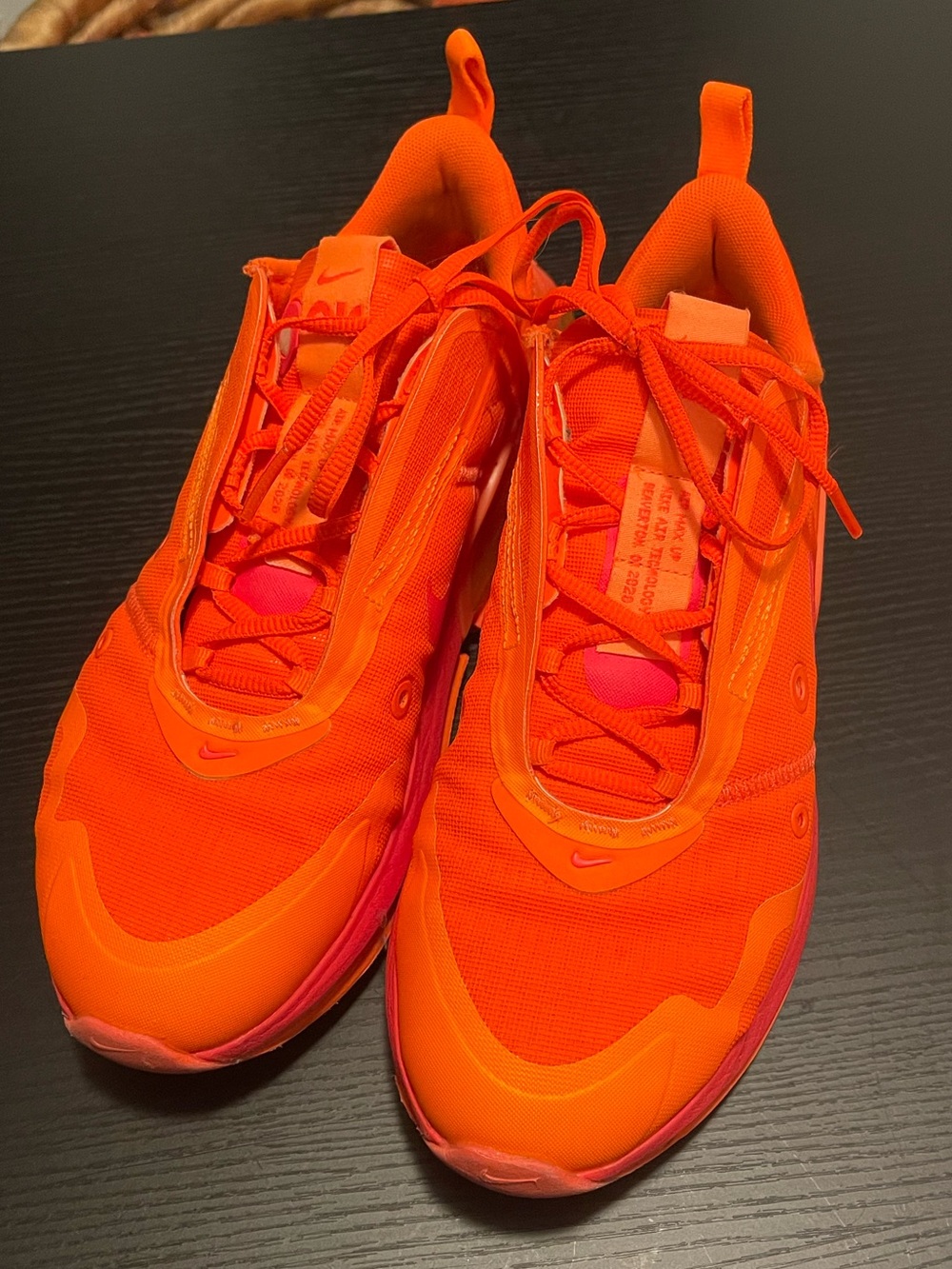 Nike Hyper Crimson Shoe Box Label